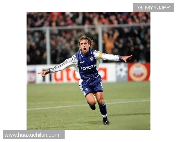 三条杠足球球星是谁？揭秘穿着三条杠的世界顶级球员与品牌传奇