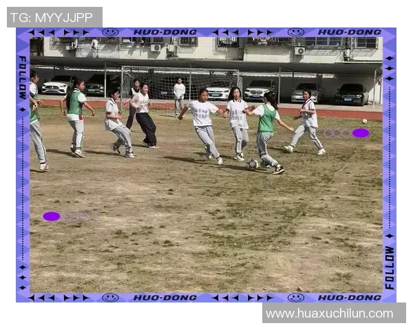 孩子模仿足球明星动作展现运动激情引发校园运动热潮 孩子模仿足球明星动作展现运动激情引发校园运动热潮